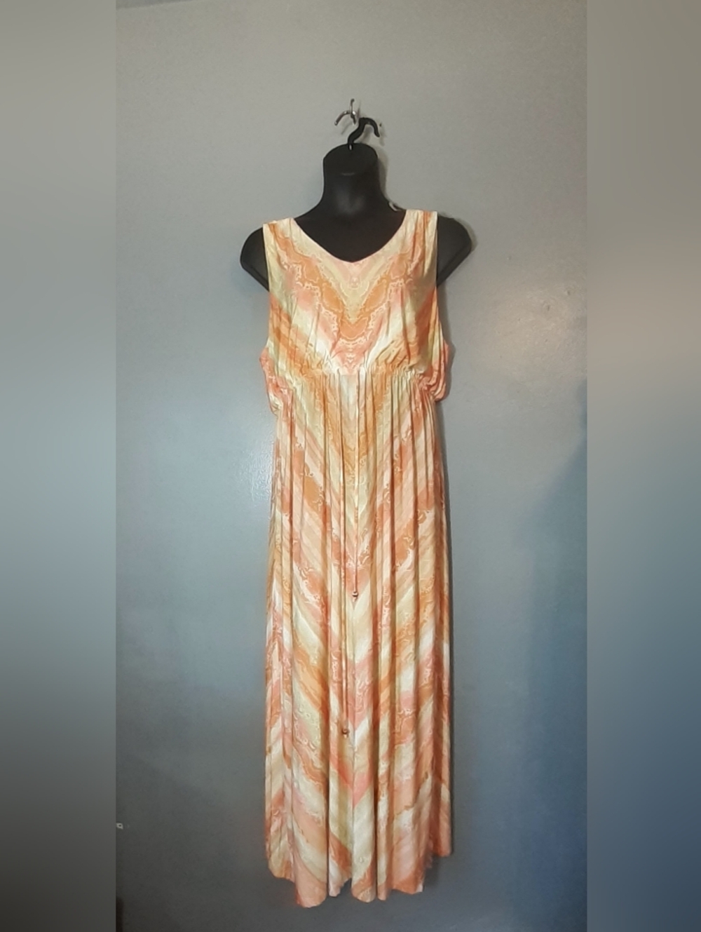 Ruby Rd. Peach & Cream V-Neck Sleeveless Maxi Dress